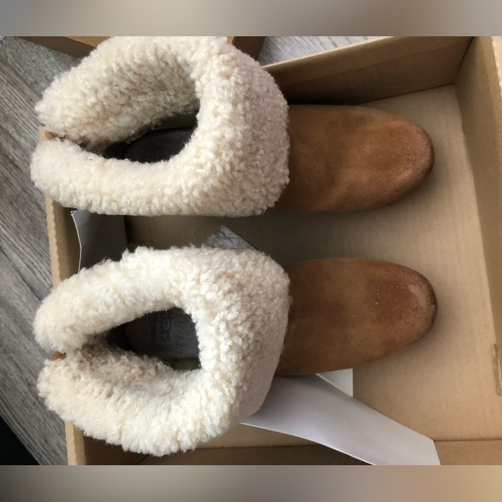 UGG boots - Picture 2 of 3